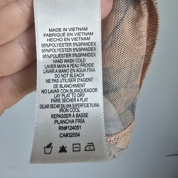 Anthropologie, New, Porridge Mesh Blue Floral Half Sleeve Top, Size Medium - Picture 11 of 12